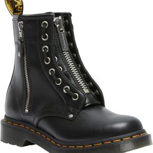 **BRAND NEW** Size 7 Wanama Zipper Doc Martens Boots